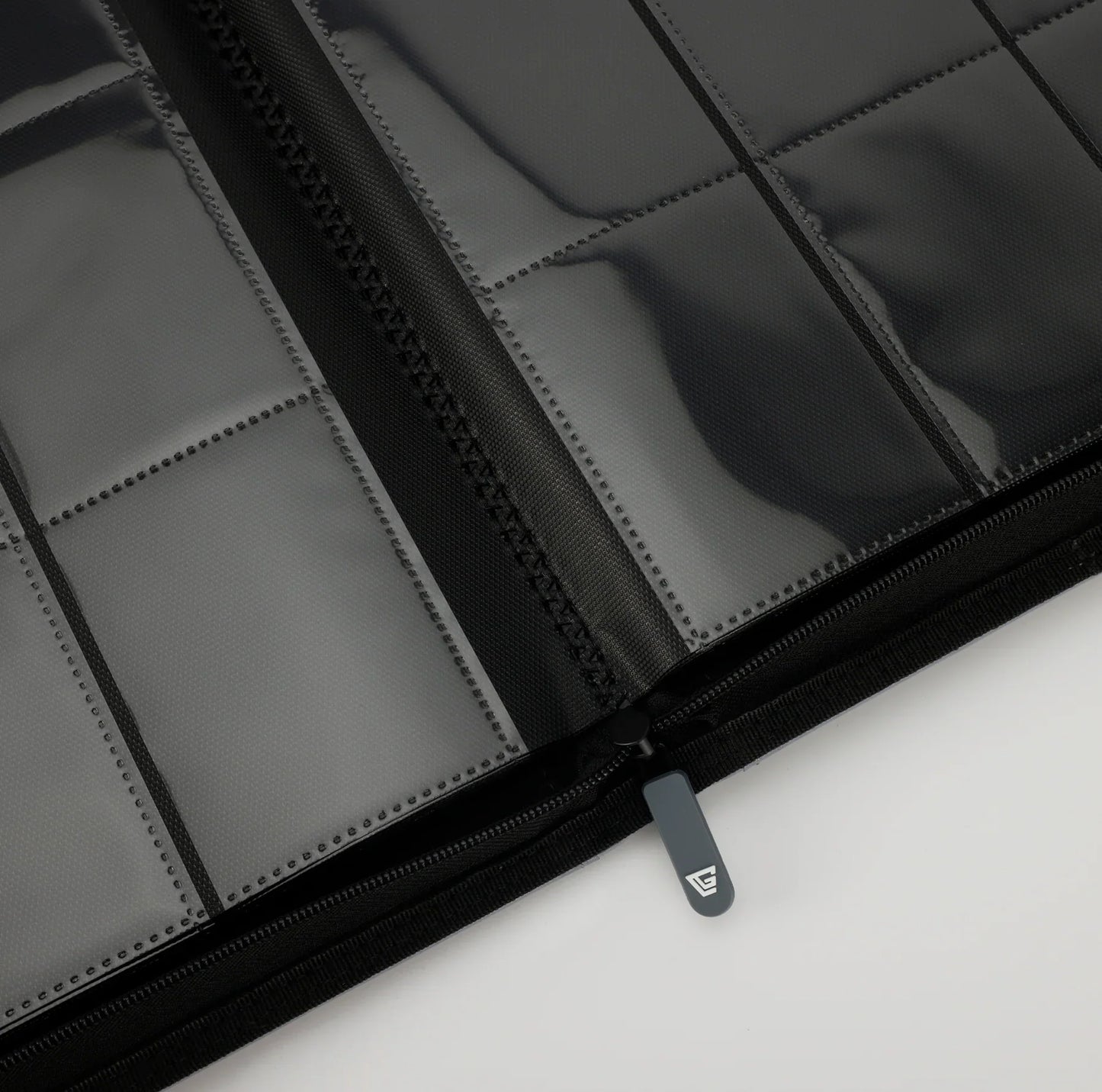 Premium 16-pocket Album | GEMLOADER | 1024 pockets